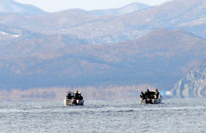 Лодки браконьеров в заповедной бухте